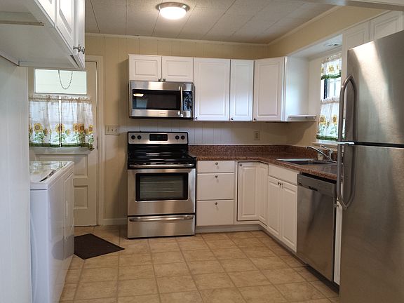 All appliances and washer & dryer included