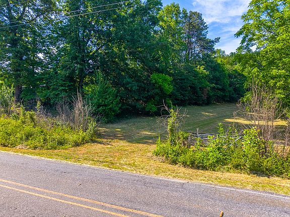 2nd image of 581 Gibson Cove Rd