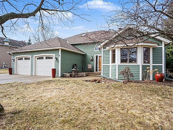 3rd image of 2100 Brooke Ln