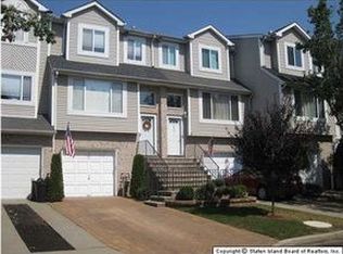 200 Pembrook Loop, Staten Island, NY 10309