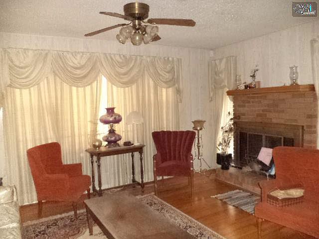 2nd image of 130 Stanford St