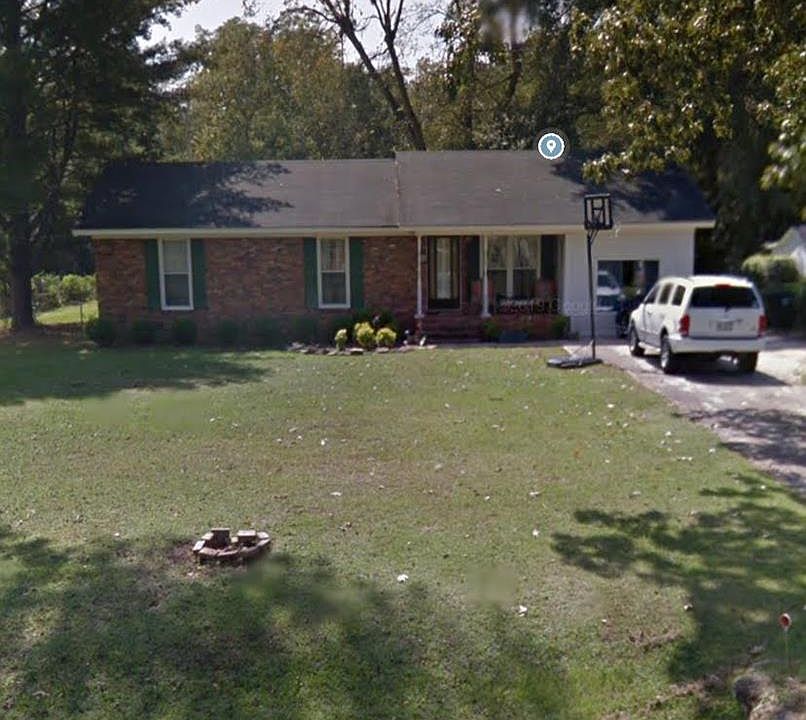 2nd image of 814 Community Ave