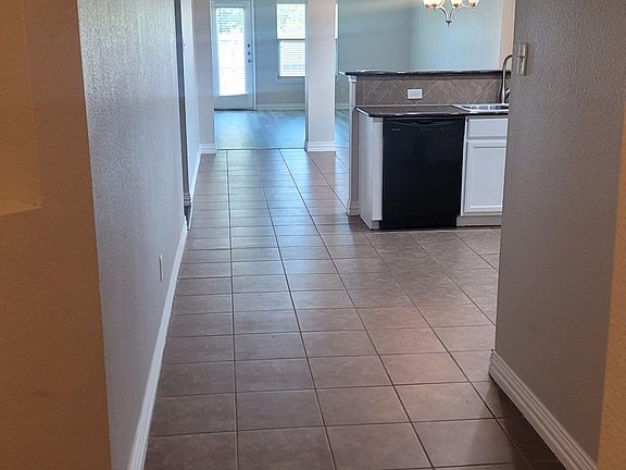 5th image of 2027 Crosby Dr
