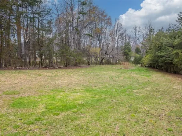 2891 Motsinger Rd, Winston Salem, NC 27107