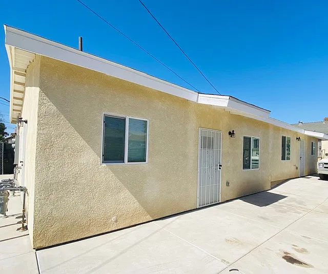 2 bed, $1,200 — Photo 1