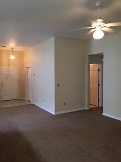 19 Pilgrim Dr — Photo 2