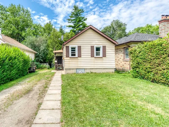 10 Thatcher Ave, Toronto, ON M1M 2M2