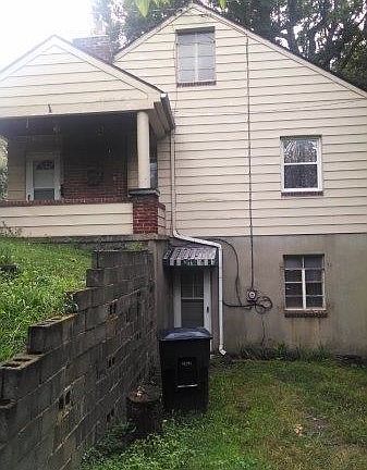 2nd image of 1010 Highland Ave SE