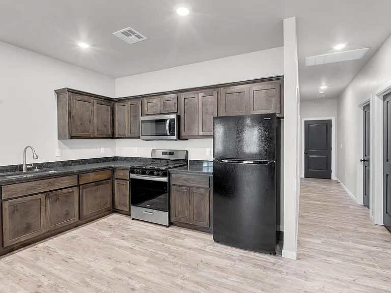 324 Vinnedge Ave — Photo 6
