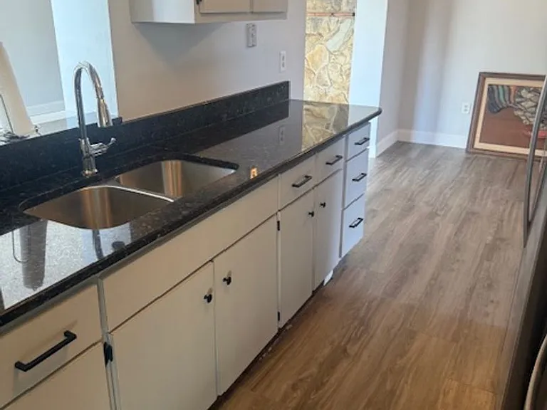 527 A Ln — Photo 3