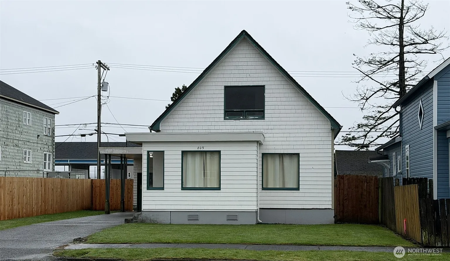 809 W Market Street photo 1