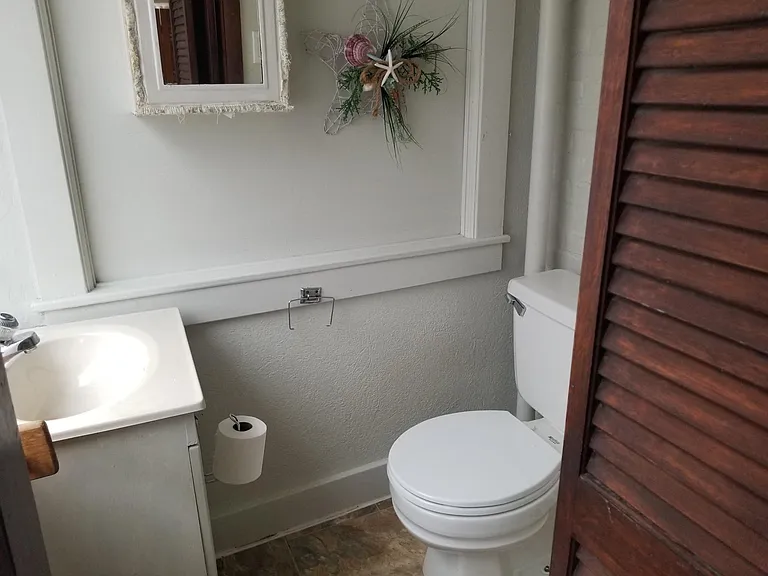 525 E Laurel St — Photo 7