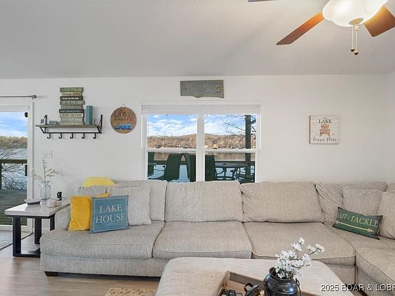3rd image of 27922 Lindsey Ln