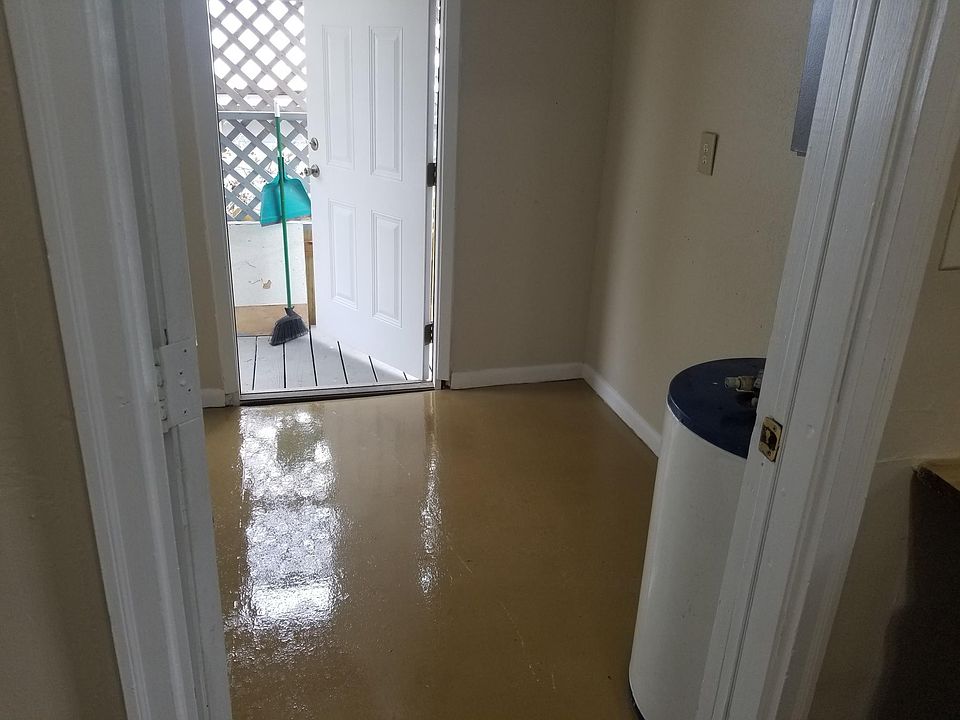 2nd image of 800 Barrow St