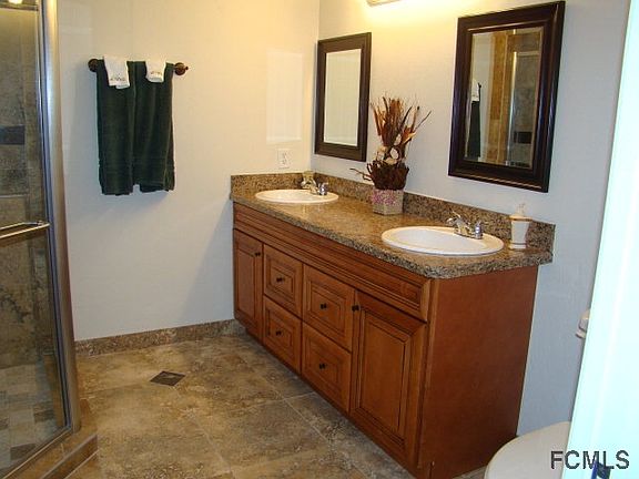 4th image of 35 Essex Ln