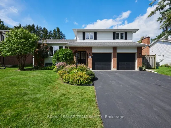 31 Elke Dr, Ottawa, ON K2J 2B9