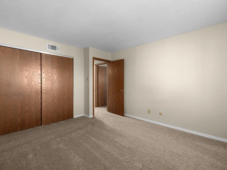 Deerfield Apartments | 2 Bedroom Traditional Style | Bedroom Deerfield Apartments | 2 Bedroom Traditional Style | Bedroom