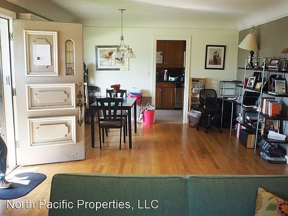 3rd image of 406 NE 80th St #3744022
