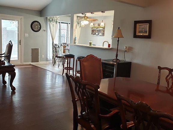 5th image of 2405 W Crest Dr