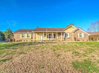 107 Artesia Dr, Oak Ridge, TN 37830