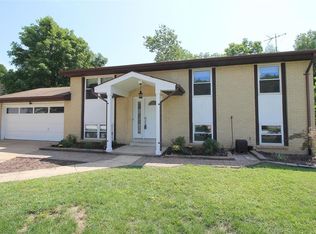 638 Green Hedge Dr, Fenton, MO