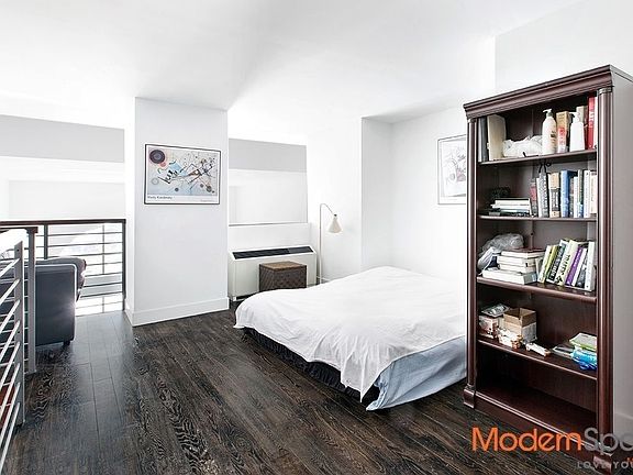 5th image of 2-17 51st Ave #610