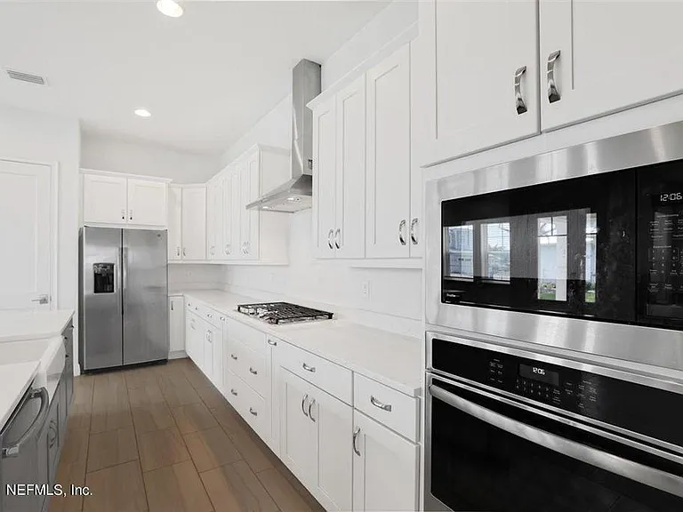 691 Rum Runner Way — Photo 3