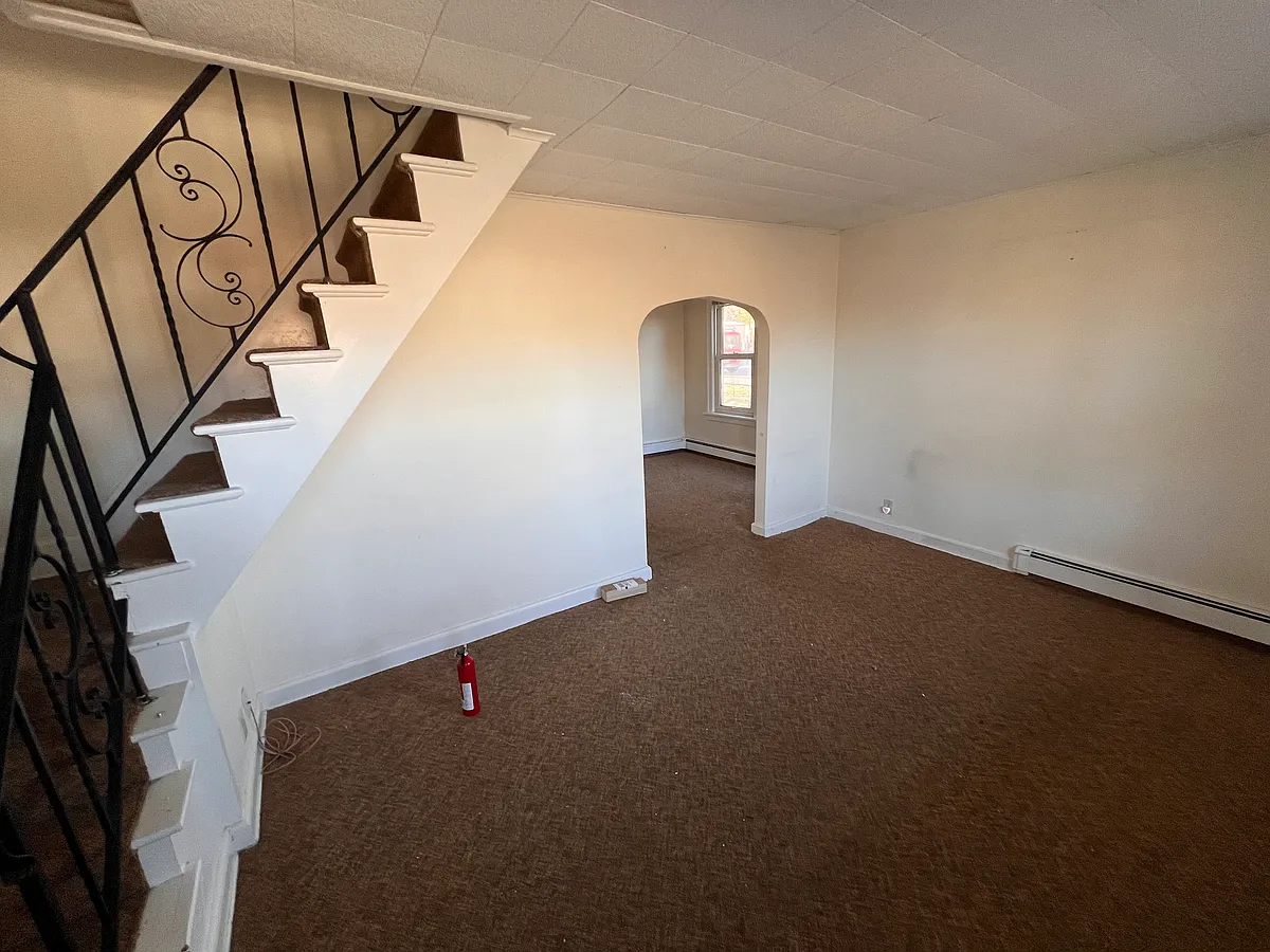 Building Photo - 205 Railroad Ave #2