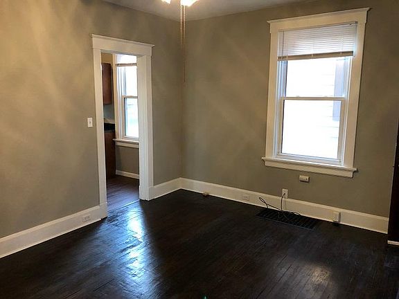 2nd image of 2427 Robertson Ave APT 2