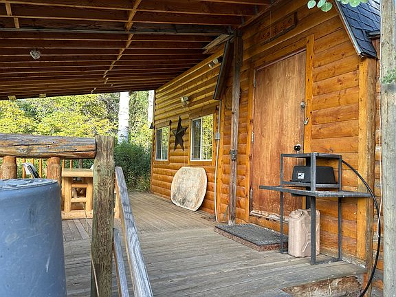 4th image of 98 Mountain Spring Dr