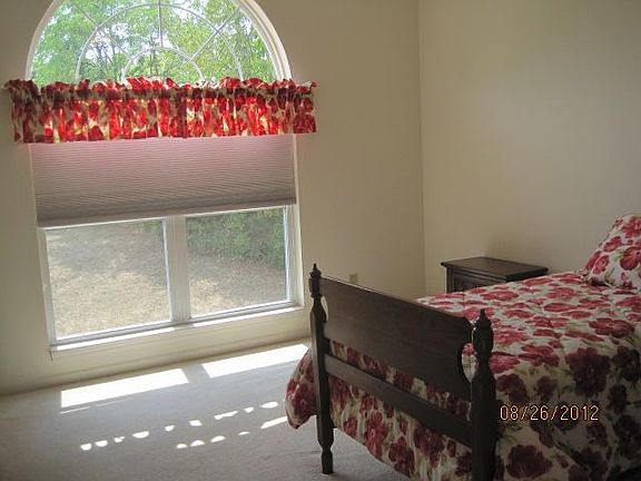 3rd image of 43 Stonehaven Dr