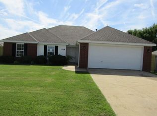 514 Topaz St, Springdale, AR 72745