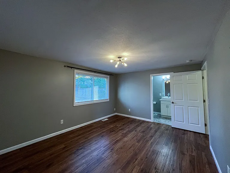 17400 158th Ave SE — Photo 29