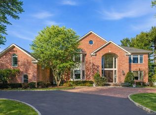 19 Cobblestone Court, Centerport, NY 11721