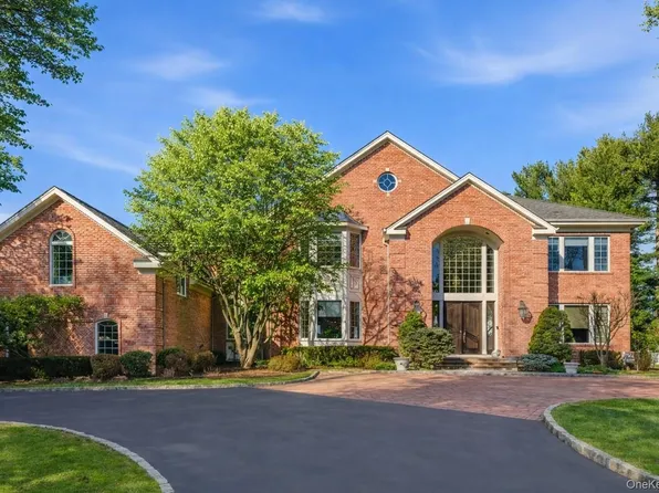 19 Cobblestone Court, Centerport, NY 11721