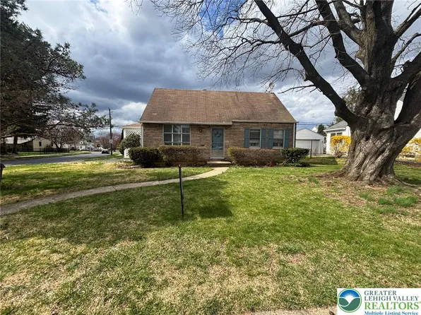 2677 W South St, Allentown, PA 18104