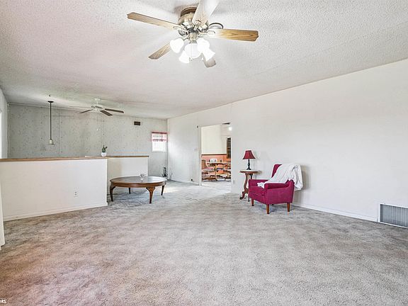 4th image of 2506 Fremont St