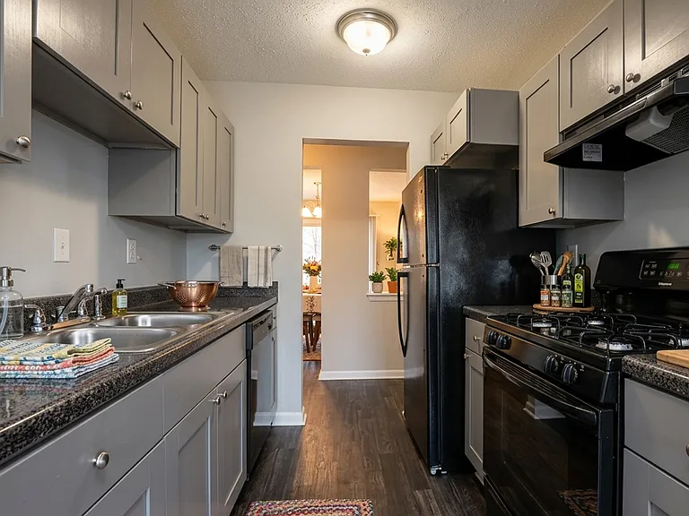 3321 Peppertree Cir — Photo 11