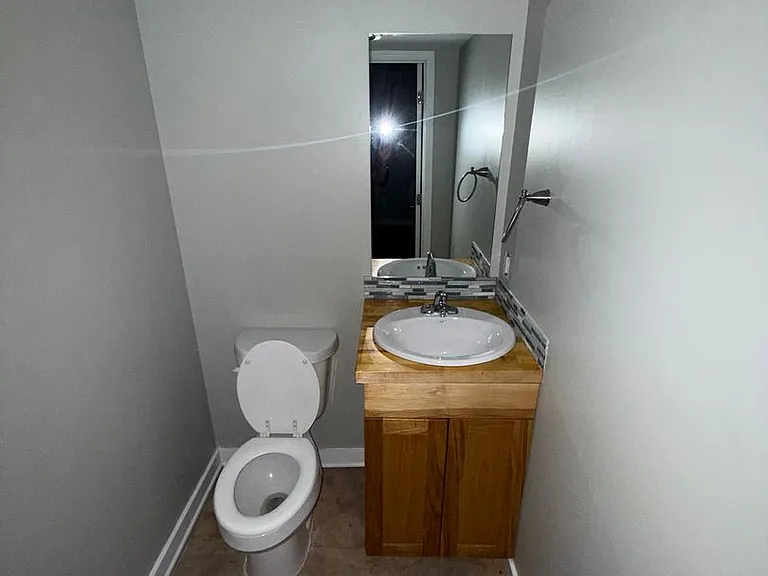1111 Crawford St — Photo 4