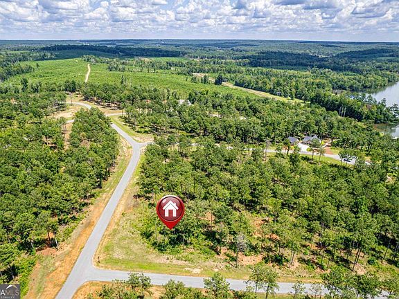 4th image of 401 White Oak Ln SW