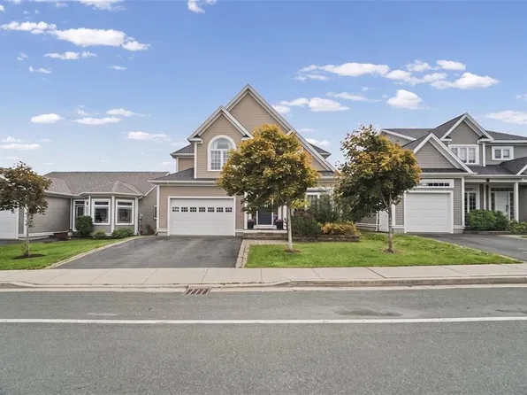 210 Stavanger Drive, St. John's, NL A1A0M6