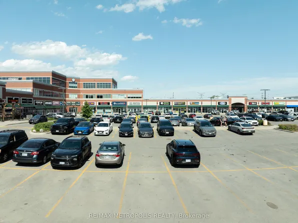 1695 Dersan St #109, Pickering, ON L1X 0S9
