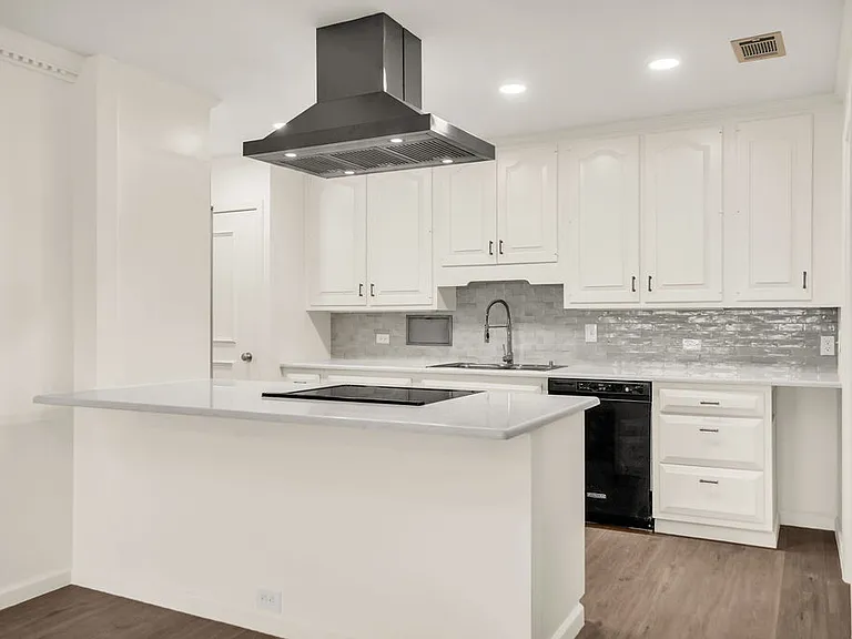 6335 W Northwest Hwy #411 — Photo 10