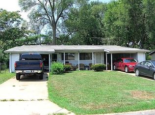 821 Southwell Ln, Florissant, MO 63031