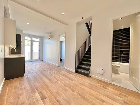 Rented by Doorway NYC, LLC | media 38