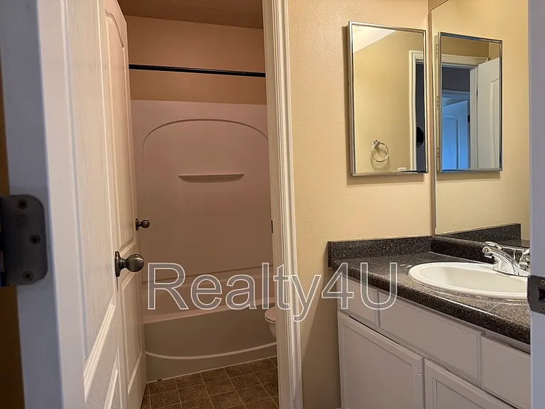 1212 W Spencer Rd #303 — Photo 17