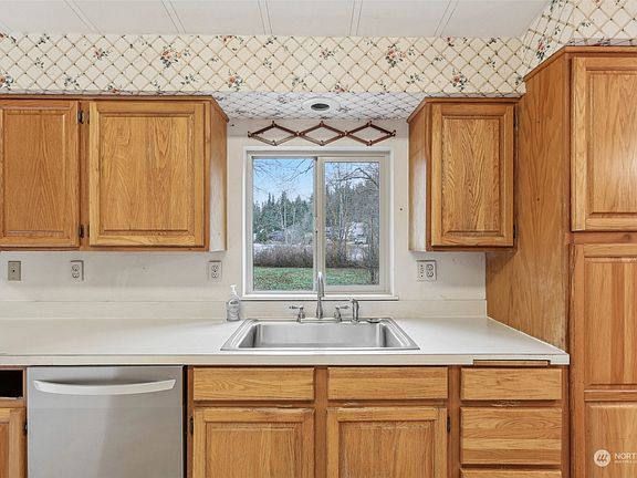 5th image of 17831 72nd Avenue NW