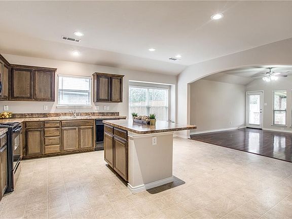 3rd image of 12828 Bruce Dr