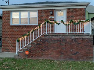 141 W 2nd St, Bayonne, NJ 07002