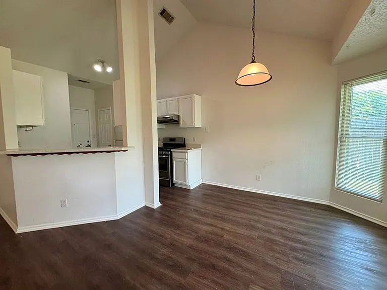 16404 Edgemere Dr — Photo 21